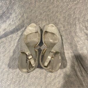 Moda Spana Shimmering Silver Heels